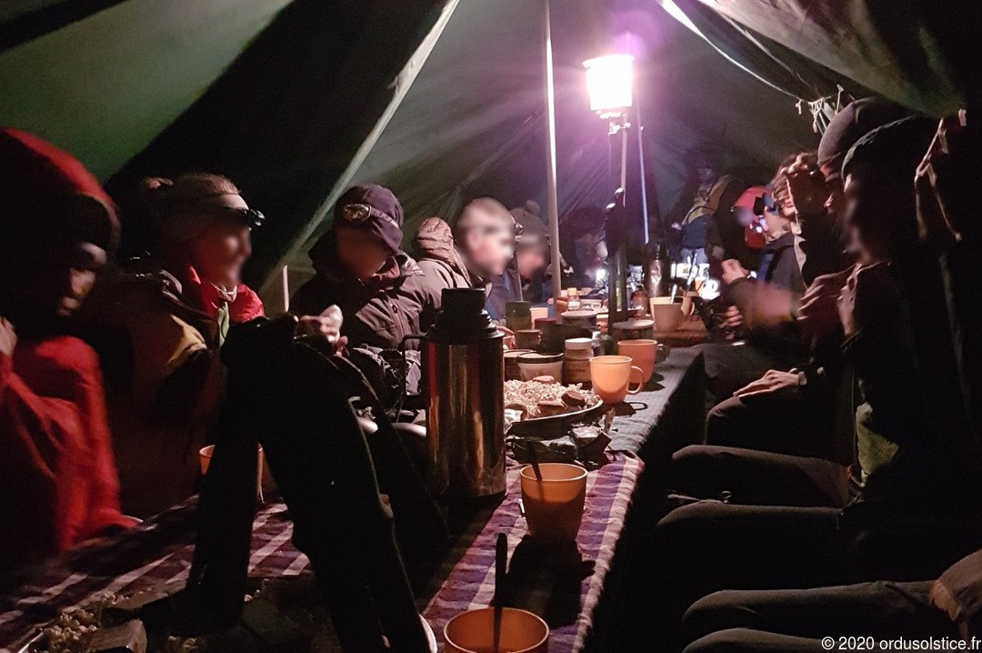 Tente du camp de base au Kilimanjaro